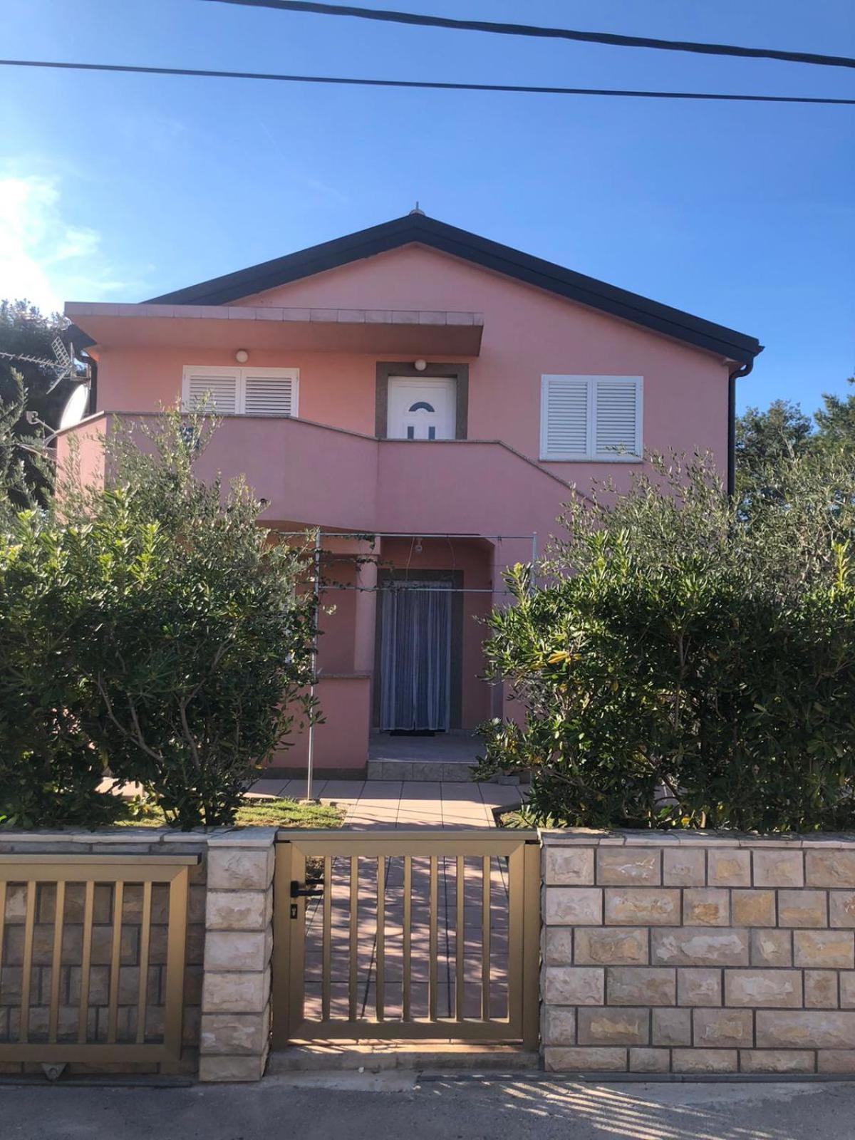 Apartment Milka Vir Luaran gambar