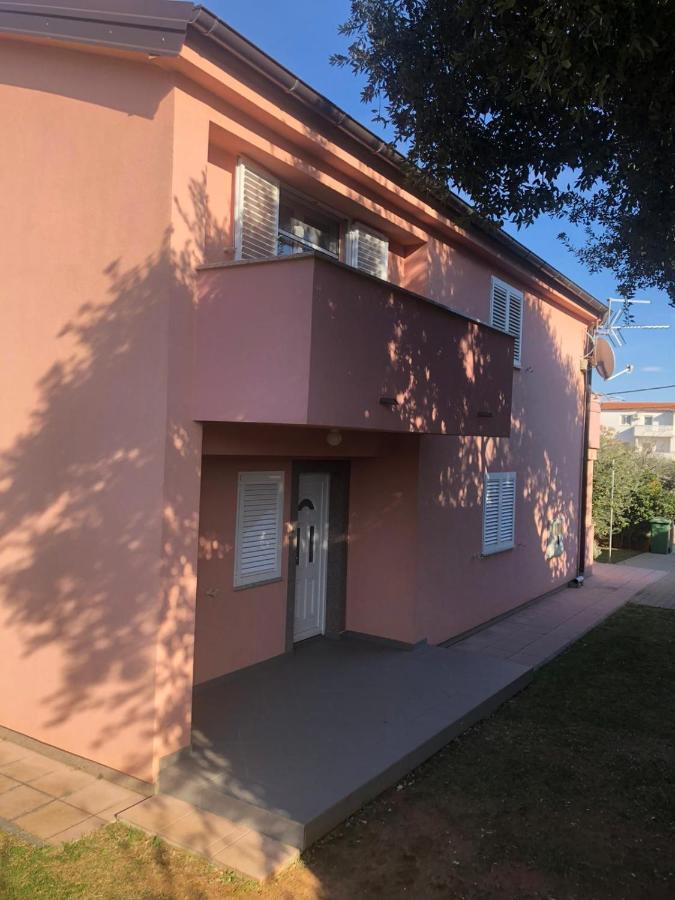 Apartment Milka Vir Luaran gambar