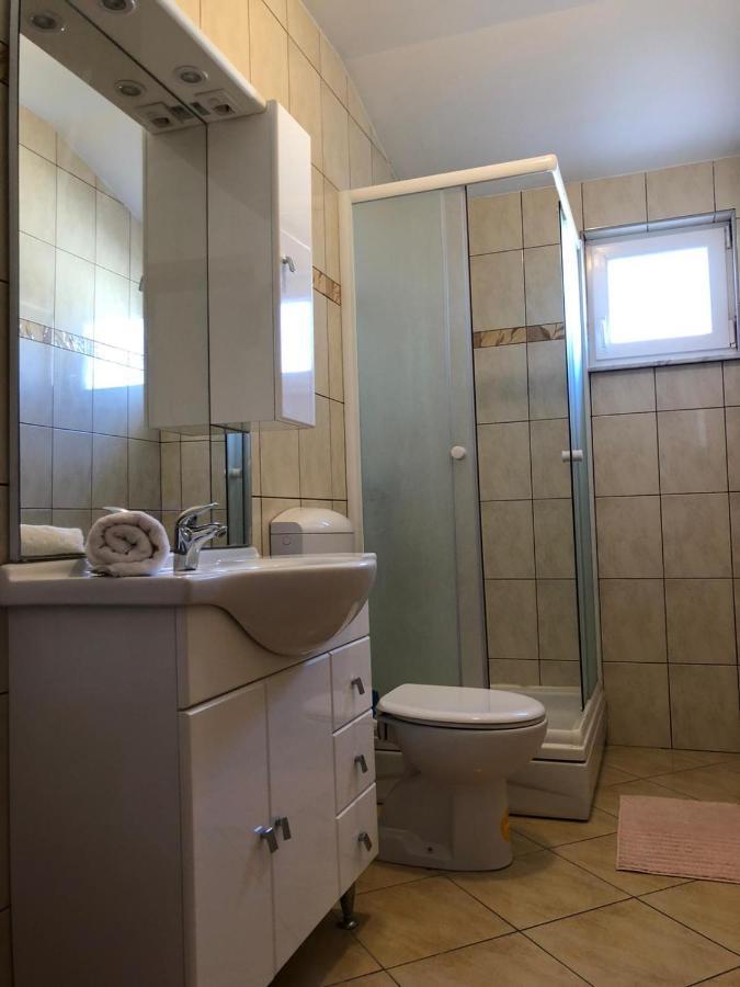 Apartment Milka Vir Luaran gambar