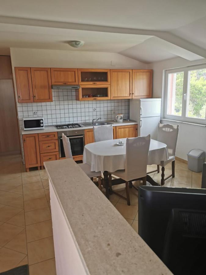 Apartment Milka Vir Luaran gambar